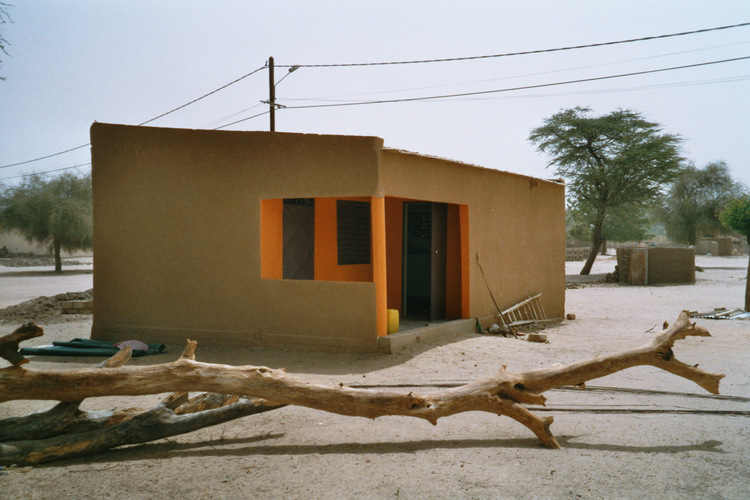 Oranges Haus, 2004